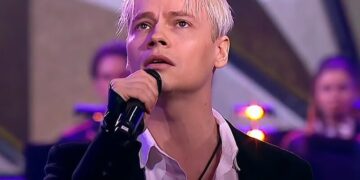 Плевал в фанатов и падал на сцене: SHAMAN оказался центре громкого скандала