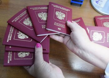 В России загранпаспорта станут выдавать по новым нормам