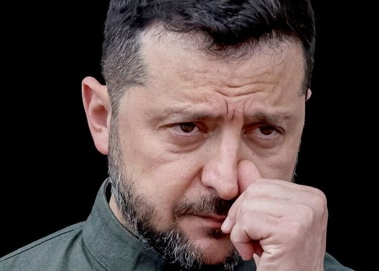 Солдатам платить нечем: как Украина за полгода растратила всю помощь Запада