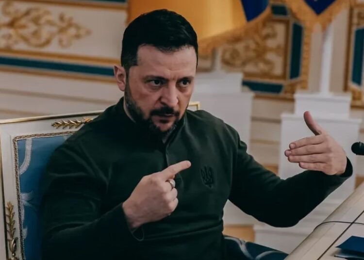 «Самоуверенность без реальных рычагов»: китайское издание оценило попытки Зеленского надавить на Москву
