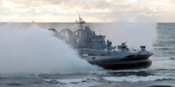 Российские корабли напугали Британию: королевский флот за год сопроводил почти 90 судов РФ