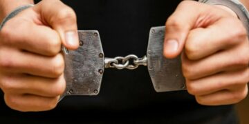Долги, воровство и развод: СМИ раскопали детали биографии сына экс-министра Игоря Албина, убившего человека