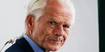 Советник президента США резко отреагировал на вопрос о России