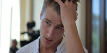 «Пустое сердце»: за что родная мать ругает бросившего сына певца Алексея Воробьева