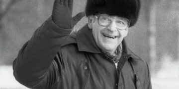 Пять лет с нами нет Игоря Кириллова: телеведущему наконец-то поставили памятник на Новодевичьем