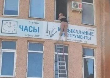 Пожар в ТЦ Стерлитамака: уже четверо погибших, люди прыгали из окон