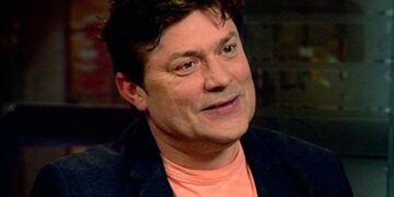 Экс-ведущий шоу «О.С.П.-студия» Белоголовцев признался, что после инсульта понял, каково было его сыну с ДЦП