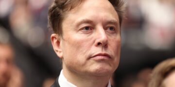 Маск обвинил Киев в нарушении правил использования Starlink