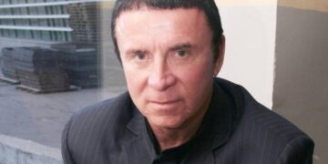 «Практически лишился состояния»: что известно об имуществе Анатолия Кашпировского