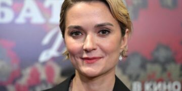 Надежда Михалкова тайно вышла замуж за губернатора ХМАО и уже успела покрестить дочь от него