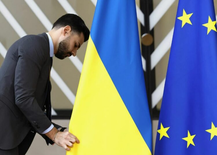 Куда уходят миллионы евро? Брюссель шокировало транжирство киевских политиков