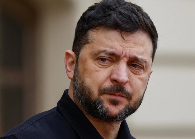 Зеленского призвали уйти: что произошло